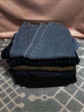 Ladies 5 pairs of pants bundle